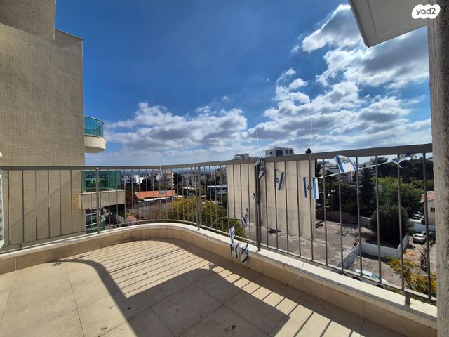 דירה, מגדיאל, הוד השרון