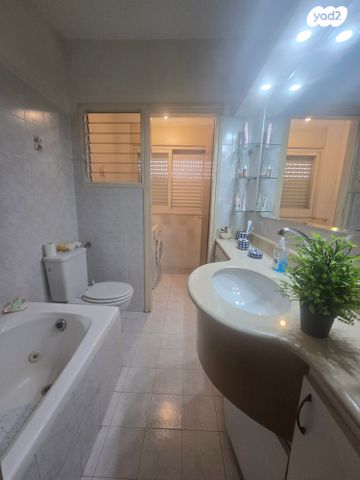 בית פרטי/ קוטג', שדרות הרצל, אפק, קרית ביאליק