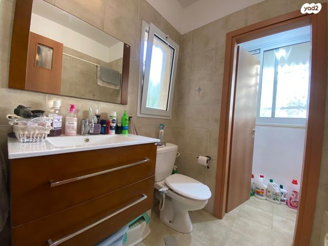 דירה, אברהם קרן, ארלוזורוב, כפר סבא