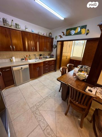 דירה, אריה שנקר, אגרובנק, חולון