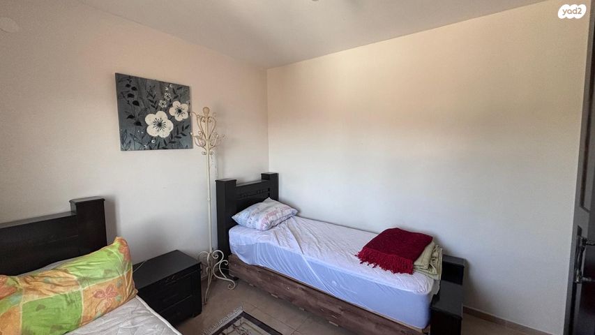 דירה, הרב עוזיאל, שיכון ד, טבריה