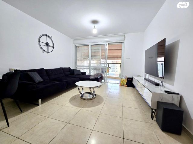 דירה, הצופים, נעורים, ראשון לציון