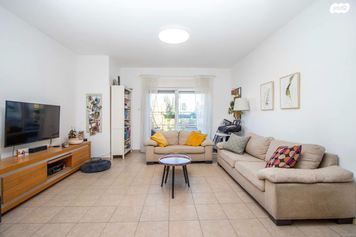 דירה, המגינים, מודיעין מכבים רעות