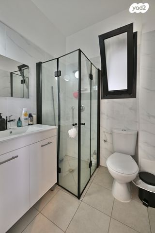 דירה, רועי קליין, קרית קריניצי, רמת גן