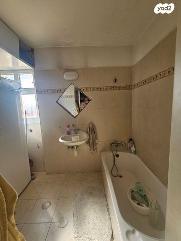 דירה, צפרירים, רמות, ירושלים