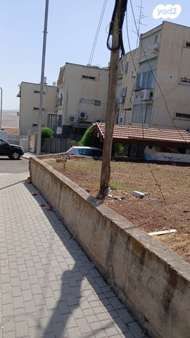 דירה, הרב עוזיאל, שיכון ד, טבריה