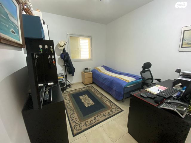 דירה, אברהם קרן, ארלוזורוב, כפר סבא