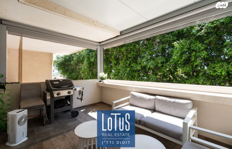 דירה, הרצליה