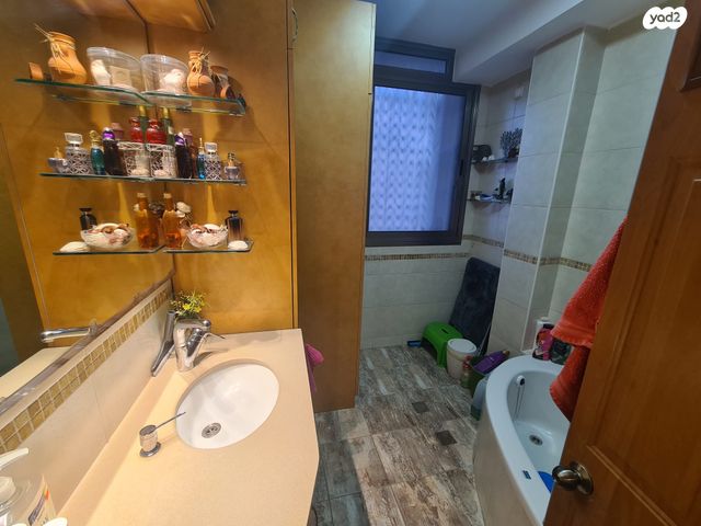 דירה, אילונה פהר, קרית אילון, חולון