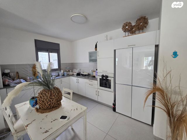 דירת גן, נגב, גבעת טל, אלפי מנשה