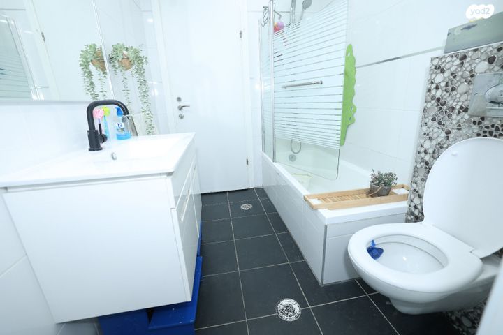 דירת גן, משה קהירי, רמות הרכס, באר שבע