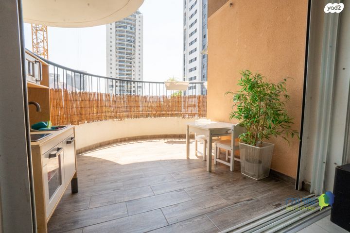 דירה, סמטת היסמין, נווה יהושע, ערמונים, רמת גן