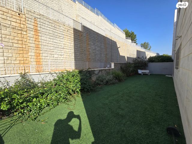 דירת גן, נגב, גבעת טל, אלפי מנשה