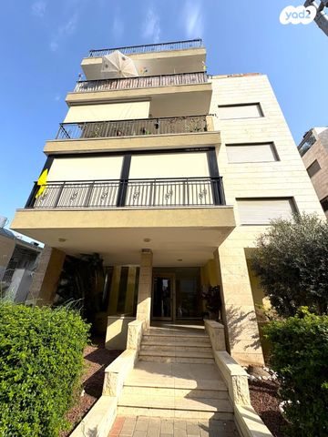 דירה, מנדלי מוכר ספרים, אגרובנק, חולון