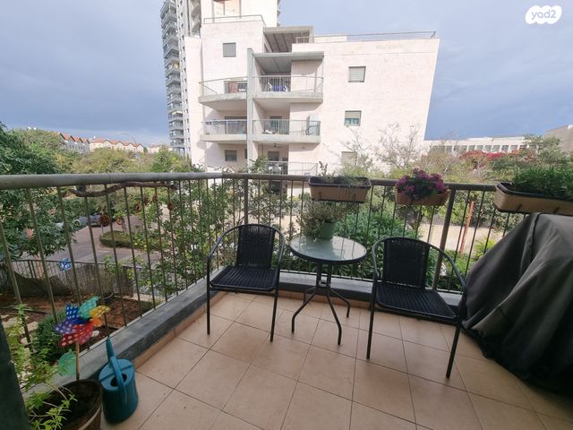 דירה, חרצית, הפרחים, מודיעין מכבים רעות