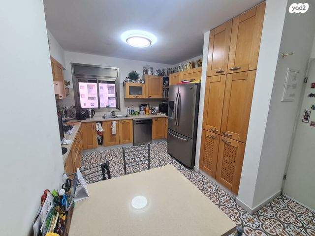 דירה, אילונה פהר, קרית אילון, חולון