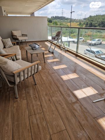 גבעת אלונים