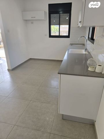 דירת גן, קצרין