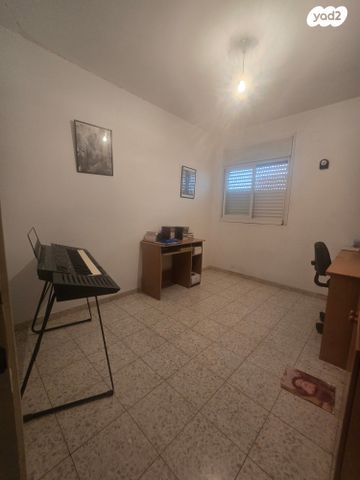 בית פרטי/ קוטג', שדרות הרצל, אפק, קרית ביאליק