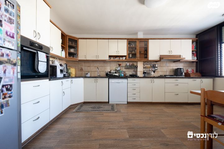 גג/ פנטהאוז, ההגנה, רחובות