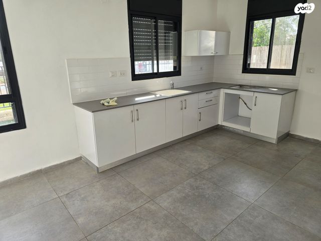 דירת גן, קצרין