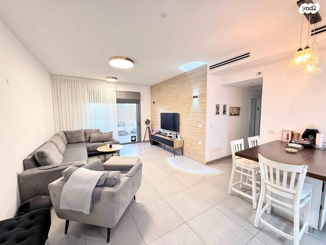 דירת גן, הציפורים, מודיעין מכבים רעות