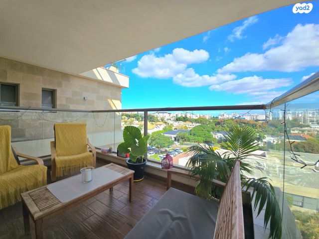 דירה, רעננה