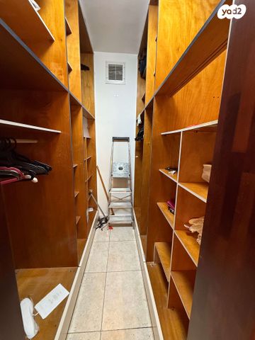 דירה, אריה שנקר, אגרובנק, חולון