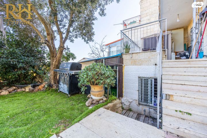 דירת גן, קרית יערים, קרית יערים, גבעת זאב