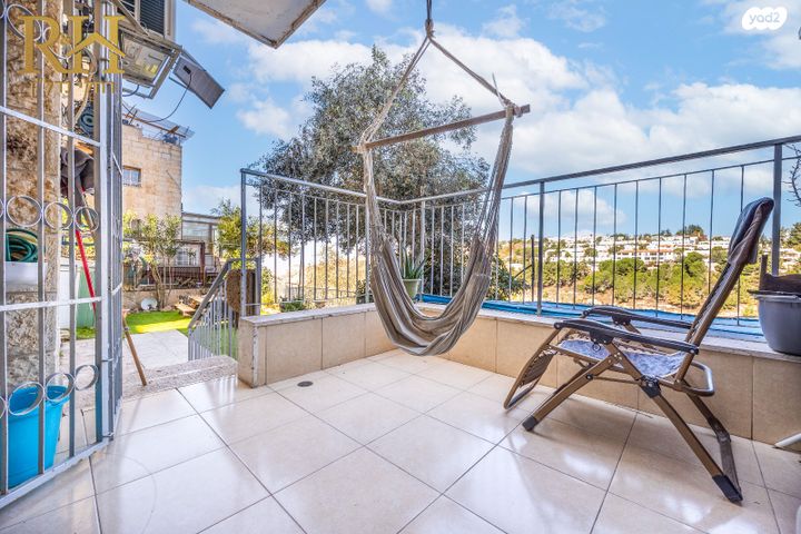 דירת גן, קרית יערים, קרית יערים, גבעת זאב