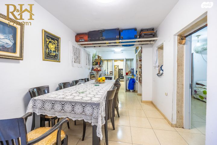 דירת גן, קרית יערים, קרית יערים, גבעת זאב