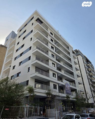 דירה, תרע"ד 12, שכונת הראשונים, רמת גן