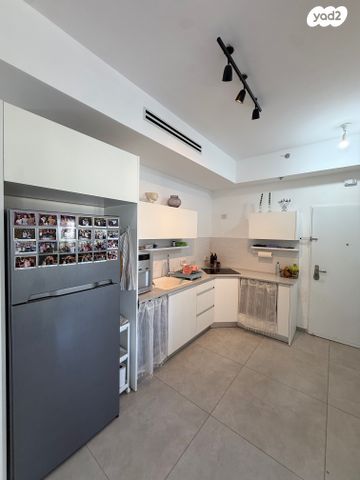 דירה, עמישב 1, חברת חשמל, גבעתיים