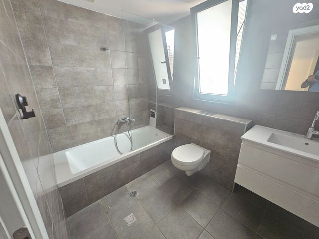 גג/ פנטהאוז, פסגת הדר / נווה עוז הירוקה, פתח תקווה