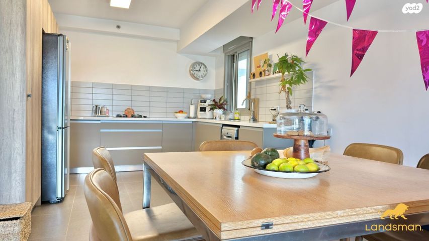 דירה, יהוד מונוסון