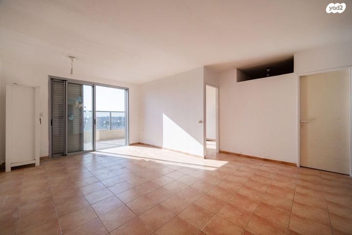 דירה, בנימין מינץ, שיכון מפ"ם, פתח תקווה