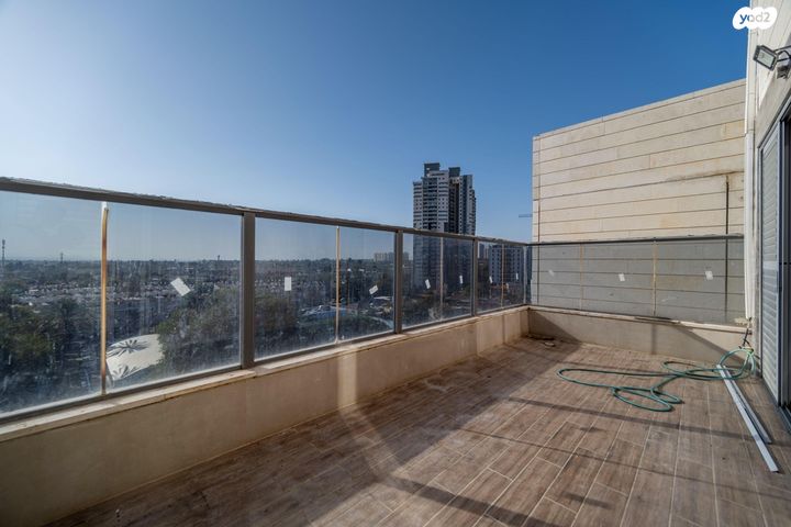 דירה, בנימין מינץ, שיכון מפ"ם, פתח תקווה