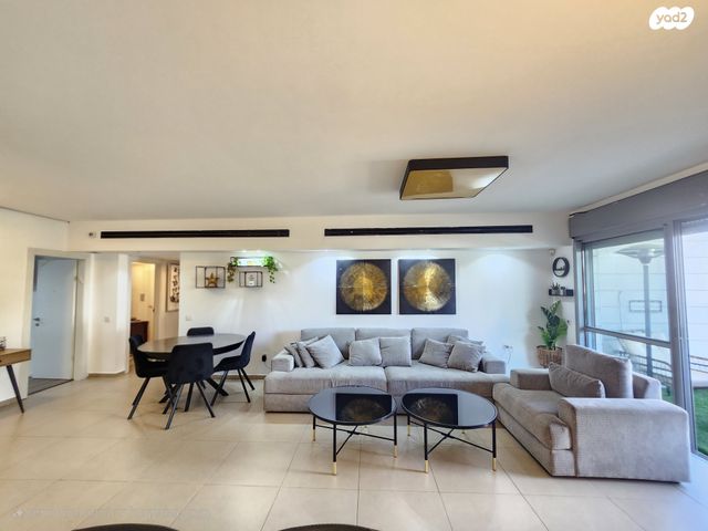 דירה, אליהו הנביא, פסגות אפק, ראש העין