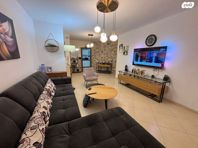 דירה, הכלנית 16, רובע ח', אשדוד