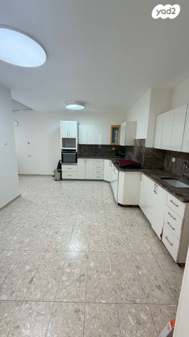 דירה, הרב שמואל רוזובסקי, מרכז העיר, בני ברק