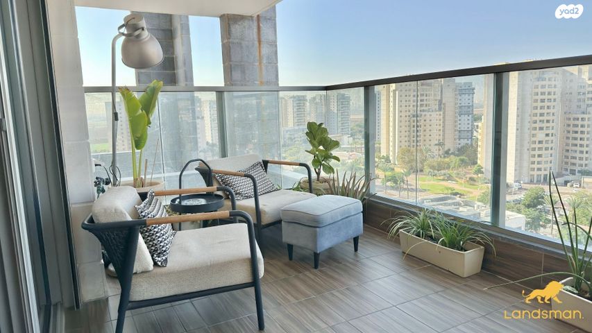 דירה, יהוד מונוסון