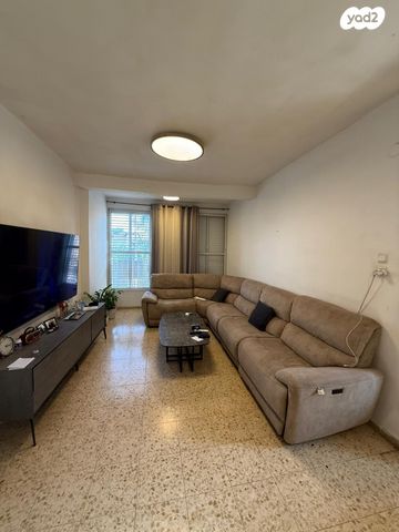 דירה, מרדכי אנילביץ' 14, נווה זית, לוד