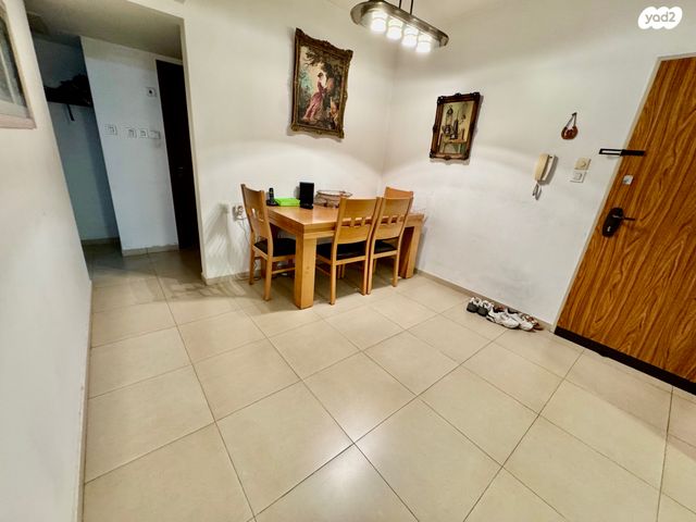 דירה, מנדלי מוכר ספרים, אגרובנק, חולון