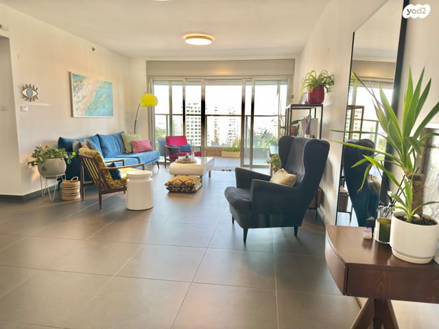 דירה, יהוד מונוסון