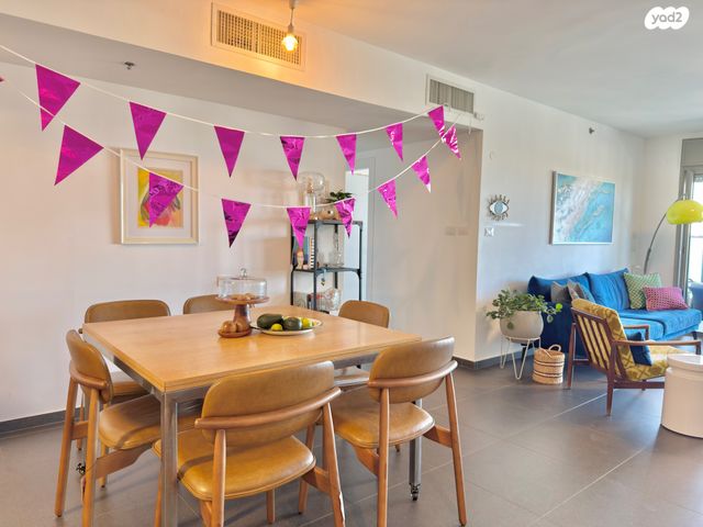 דירה, יהוד מונוסון