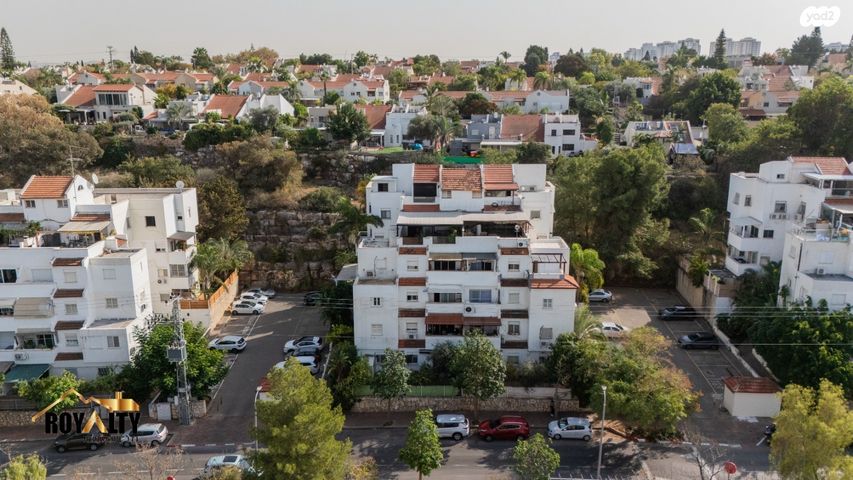 דירת גן, ה' באייר, נווה אפק, ראש העין