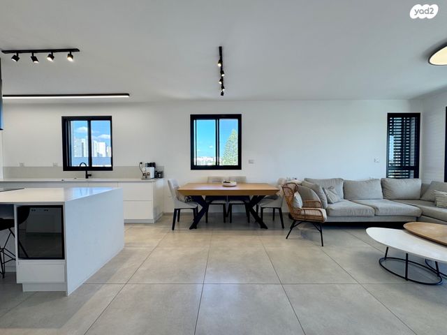 דירה, גיורא יוספטל, מרכז העיר, עפולה