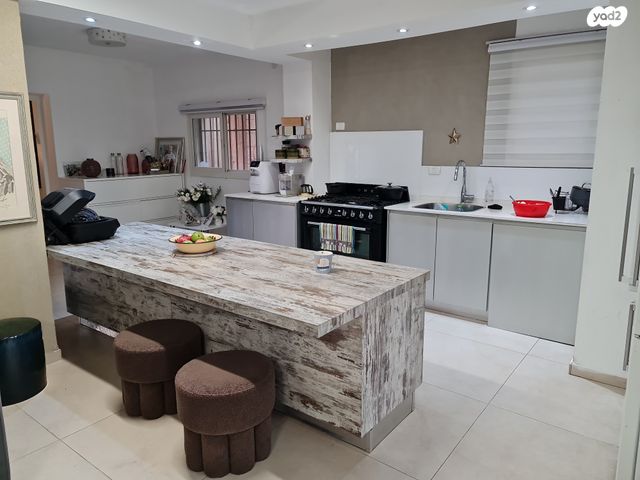 דירת גן, צביה ויצחק, גילה, ירושלים