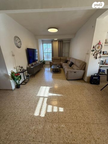 דירה, מרדכי אנילביץ' 14, נווה זית, לוד