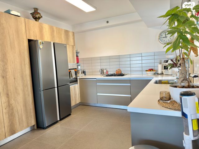 דירה, יהוד מונוסון